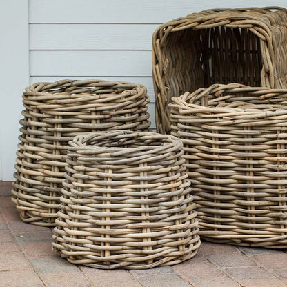 Round and square storage baskets 