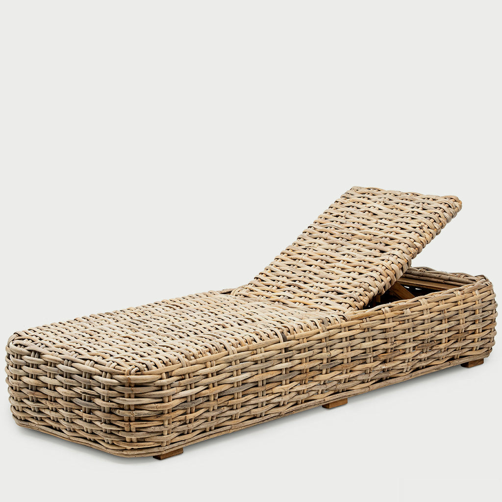 Large woven sun lounger 