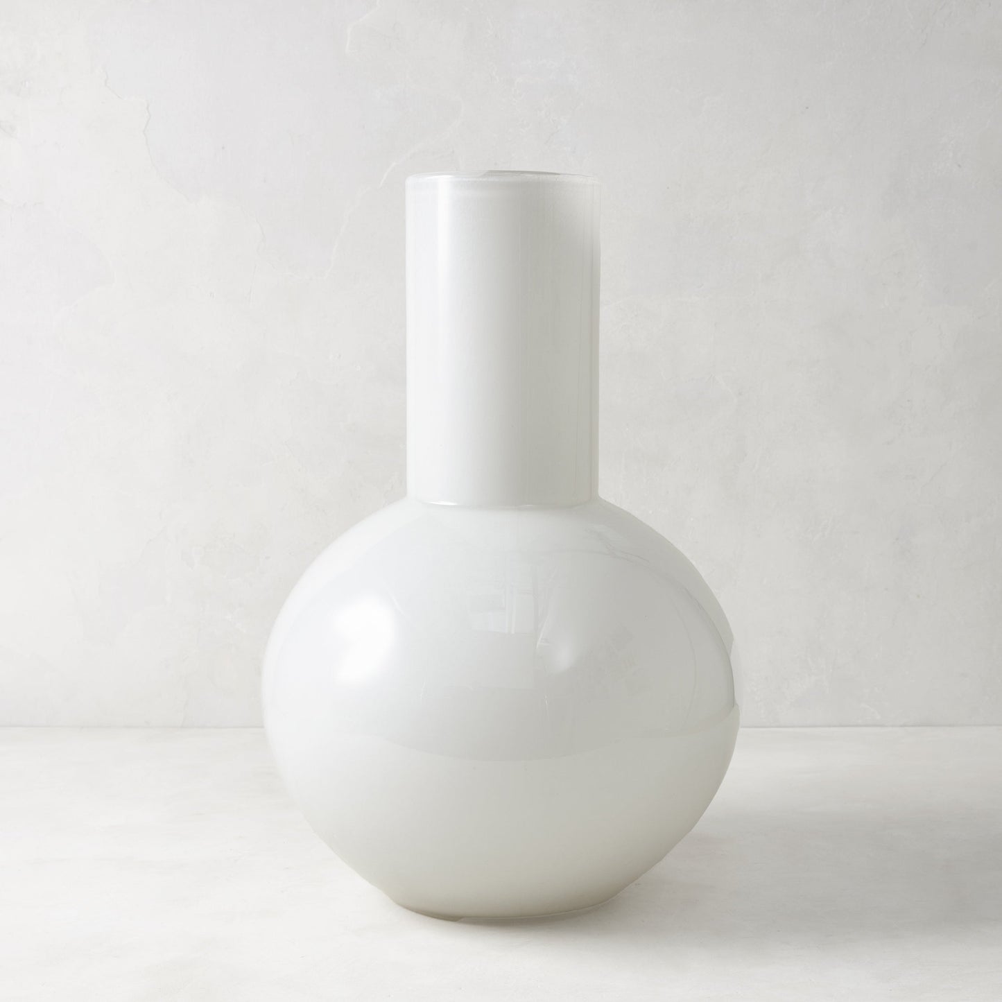 White Oversized Grando Vase