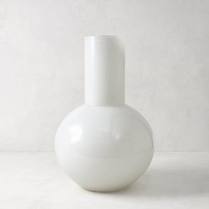 White Oversized Grando Vase